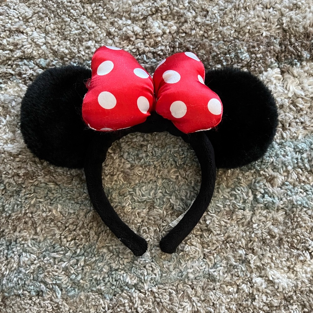 Minnie Mouse ears
